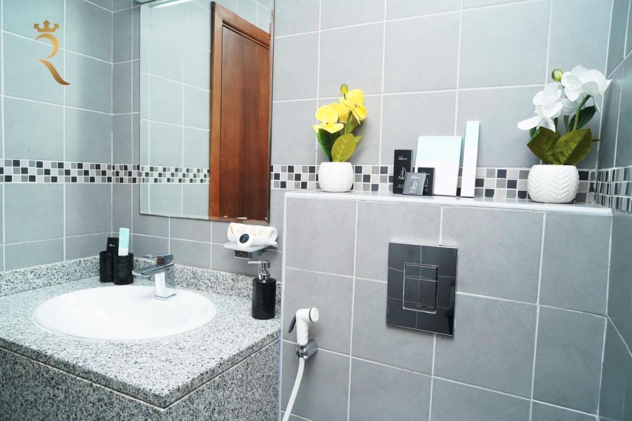 Your Serene Getaway Haven Azure Baniyas 1br * Abou Dabi